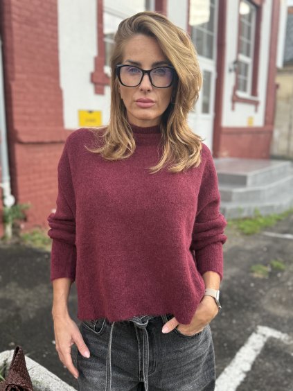 Burgundy moherový dámsky sveter s dlhým rukávom, jemný a elegantný vzhľad
