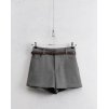 Sivé dámske kraťasy Greynero s hnedým opaskom, elegantný taliansky dizajn.