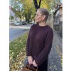 Tmavobordový sveter s moherom, elegantný dámsky jesenný outfit.