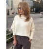 Biely dámsky moherový sveter s dlhým rukávom, jemný a nadýchaný materiál