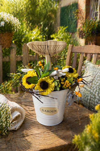 svetlé vedierko na terasu