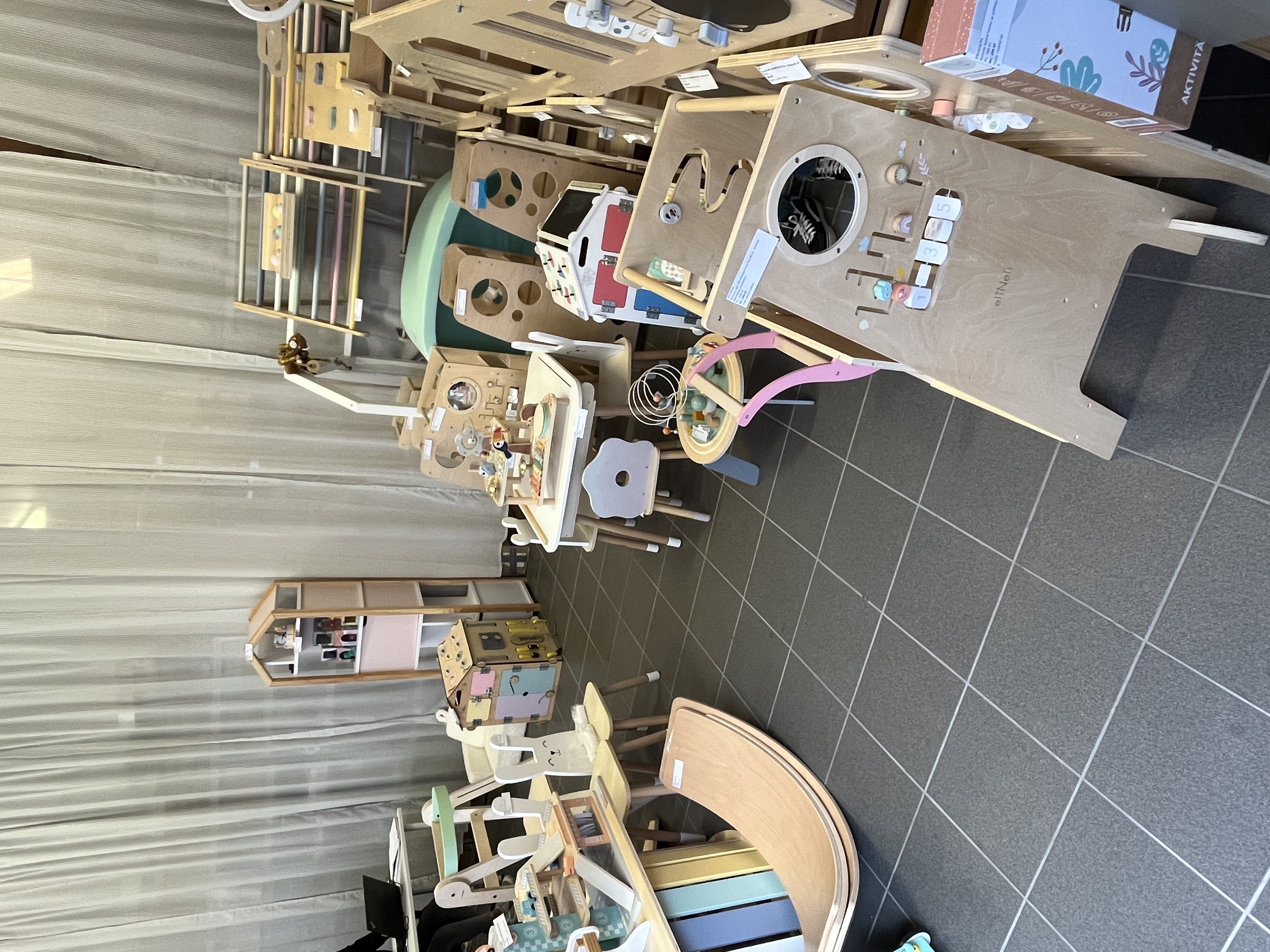 showroom 6