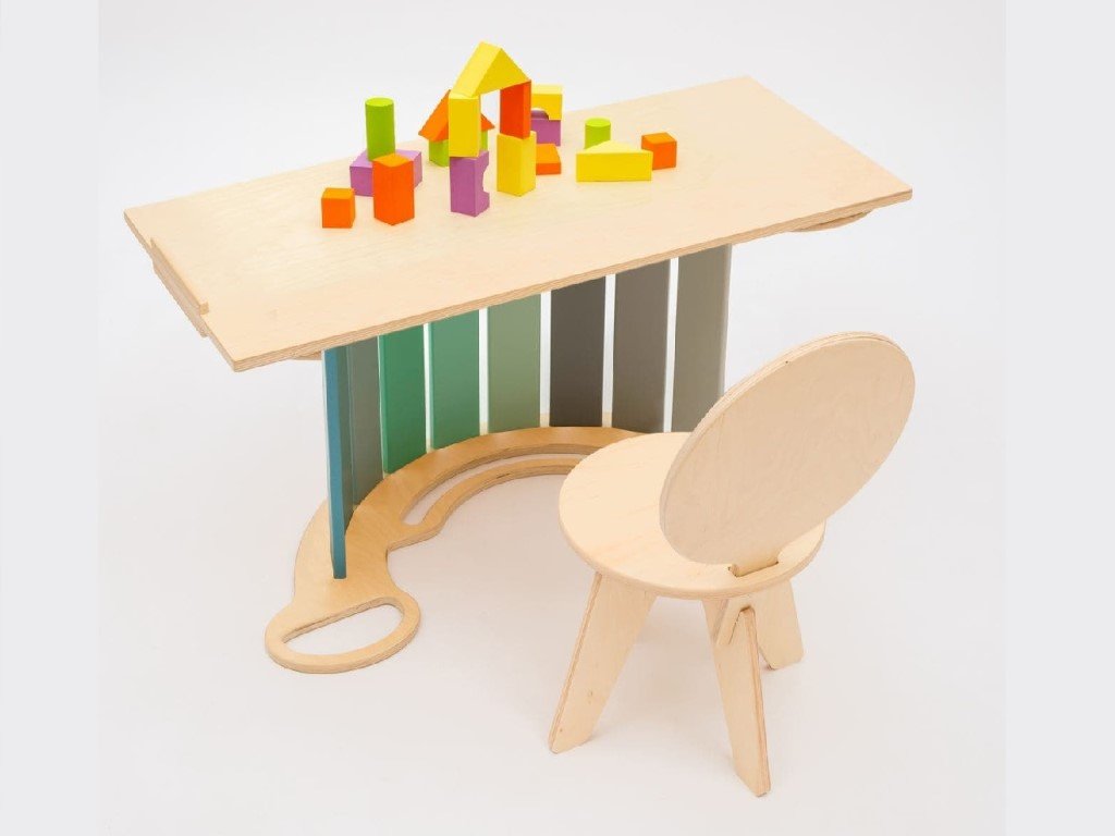 Dětský stoleček z montessori houpačky smile blue s židličkou