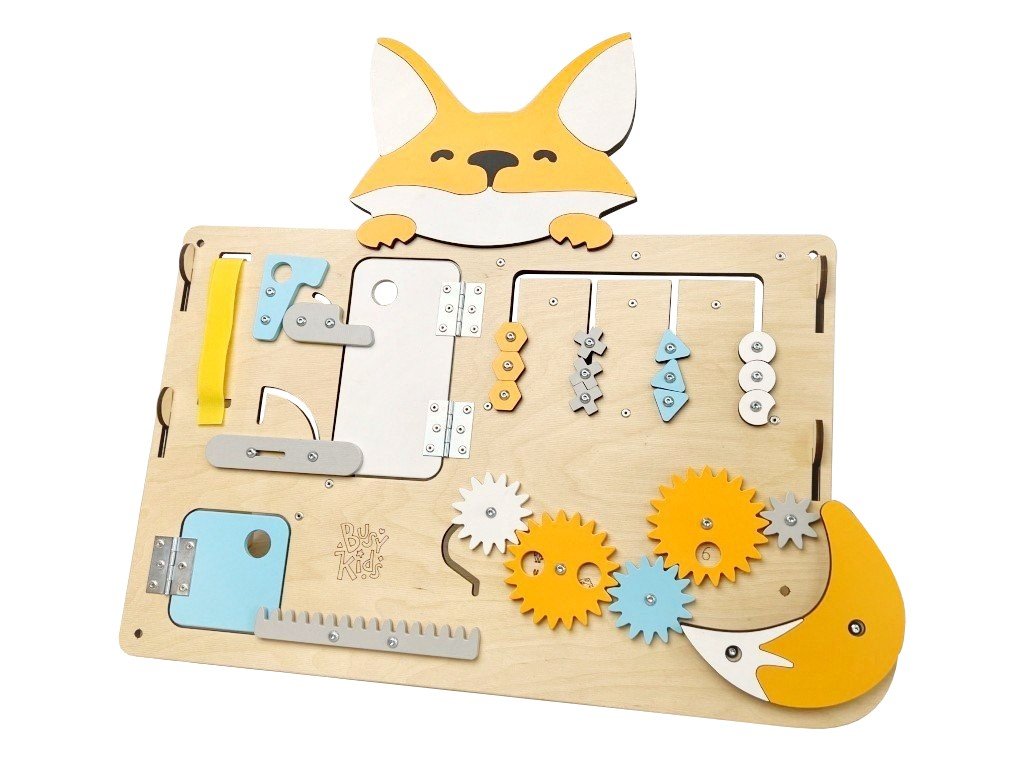 Activity board v podobě lišky s hracími a montessori prvky