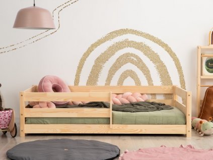 Dětská postel se zábranami