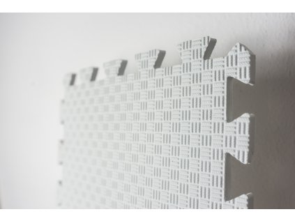 bílé puzzle