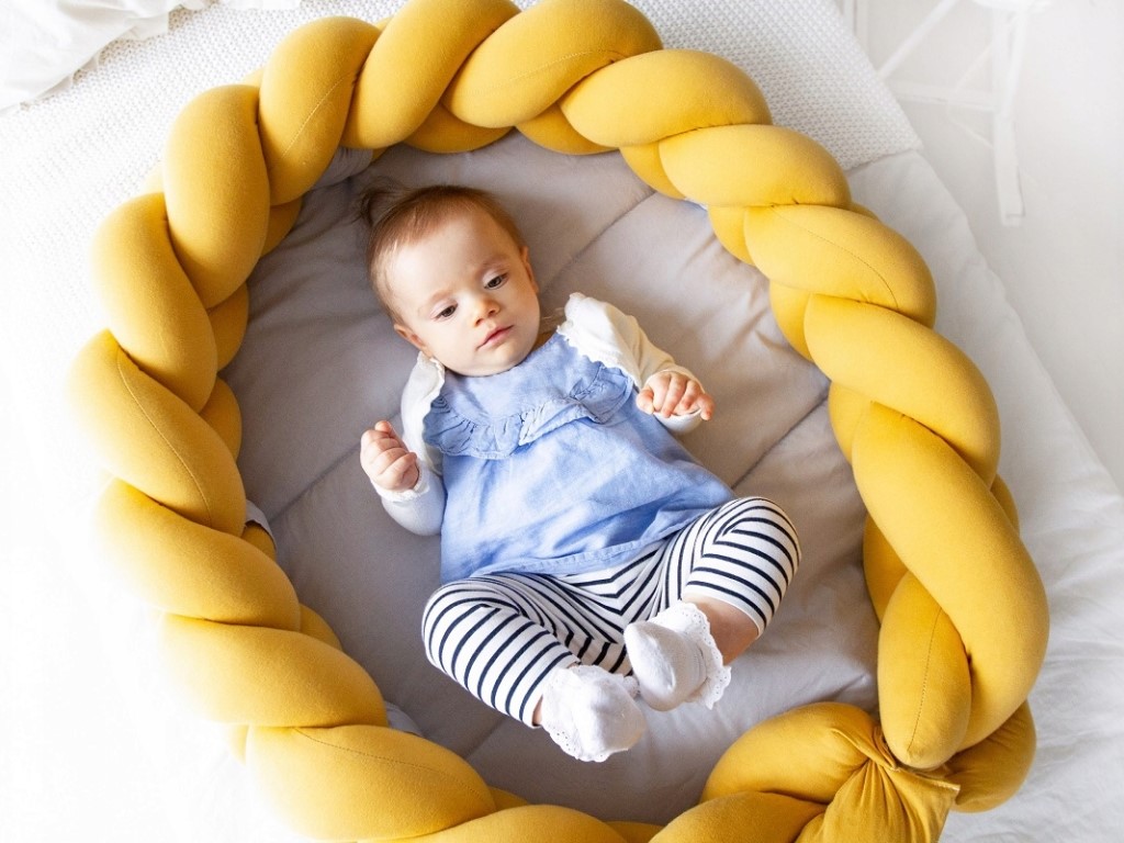 Vyrobeno v EU Copánkový mantinel 210 cm barva: hořčicová