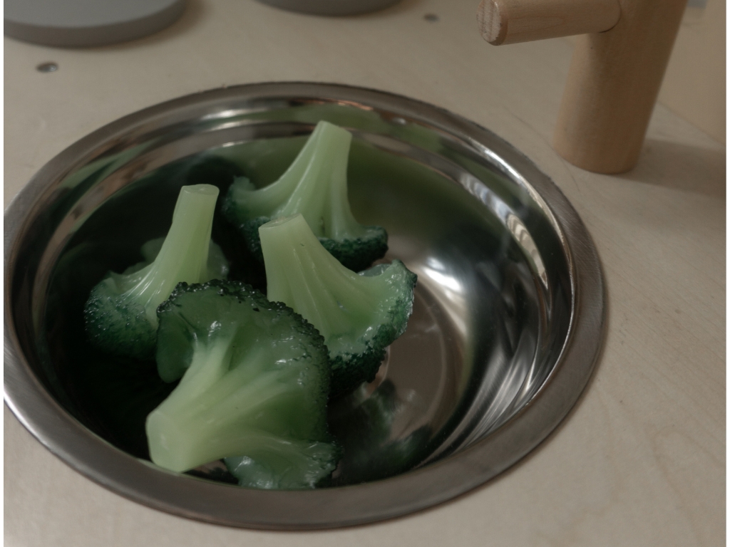 eliNeli Dětská dřevěná kuchyňka s okýnkem