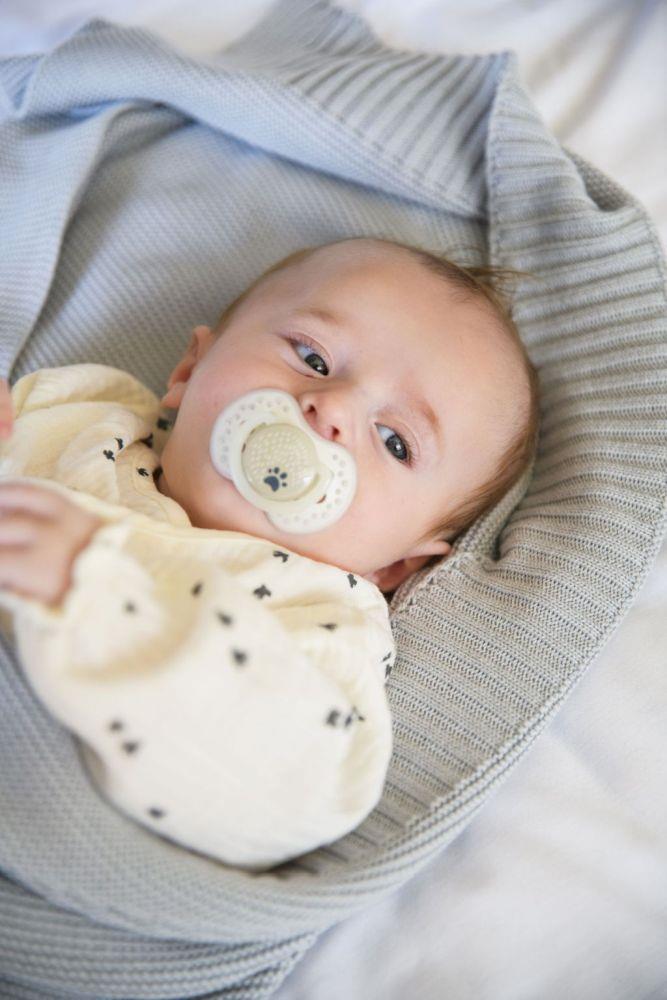 Dětská pletená deka MoMi HUG béžová (obrázek 6)