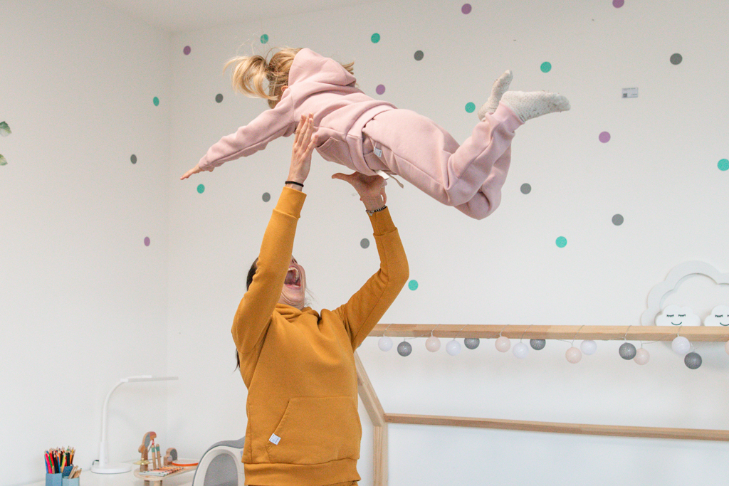 ELIS DESIGN Dětská tepláková souprava Elise Velikost: 104/110, varianta: černá