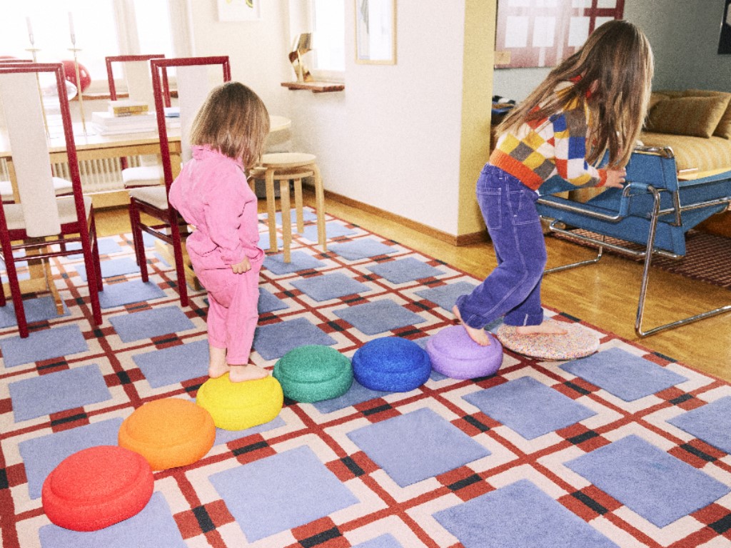 Stapelstein Rainbow set Classic + Confetti board 6+1