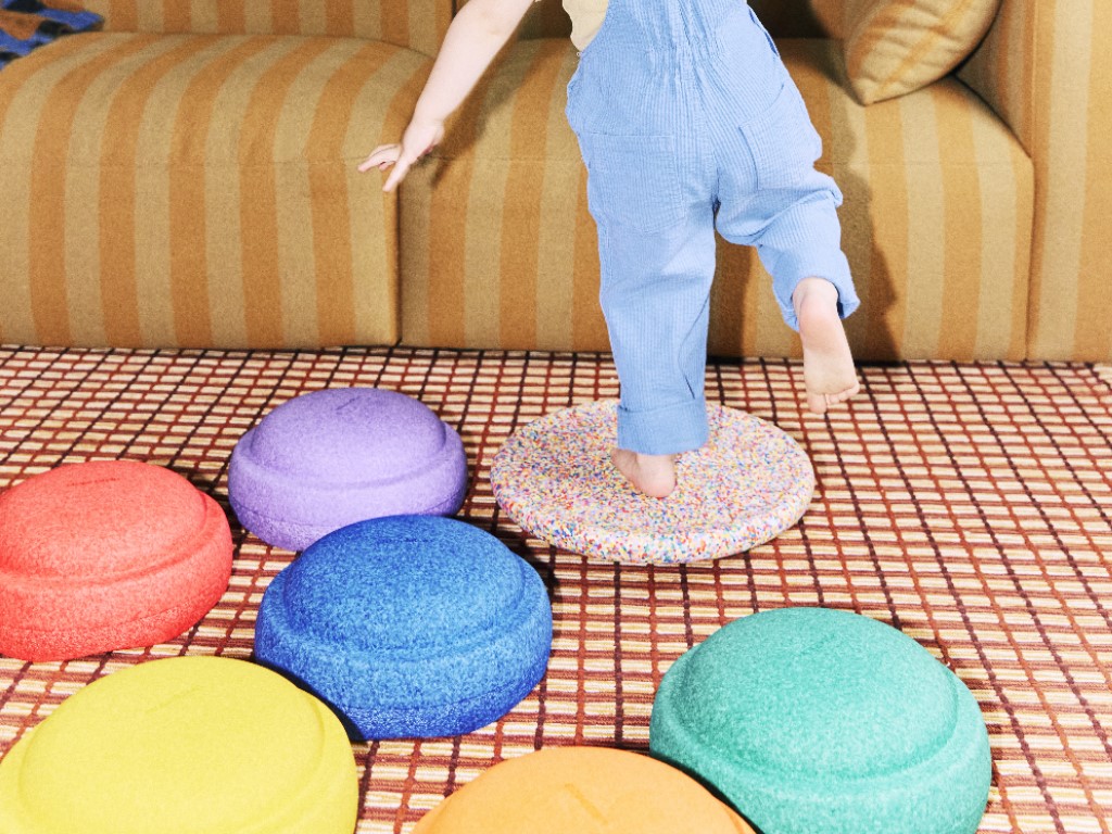 Stapelstein Rainbow set Classic + Confetti board 6+1