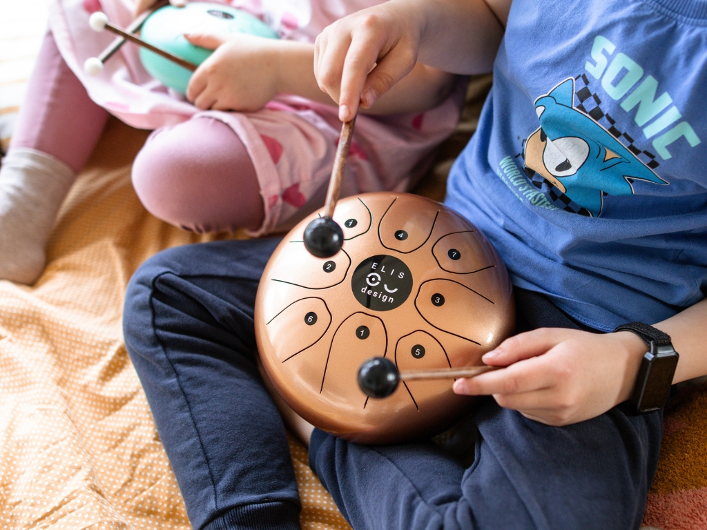 ELIS DESIGN Kovový bubínek Drumboo velký - zlatý (obrázek 7)