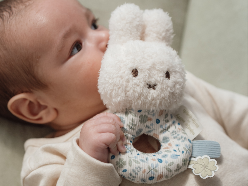 Little Dutch Chrastítko králíček Miffy – Lucky Leaves
