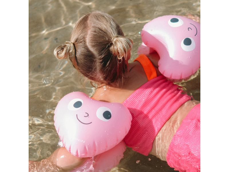 Sunnylife Rukávky na plavání - srdce (obrázek 6)