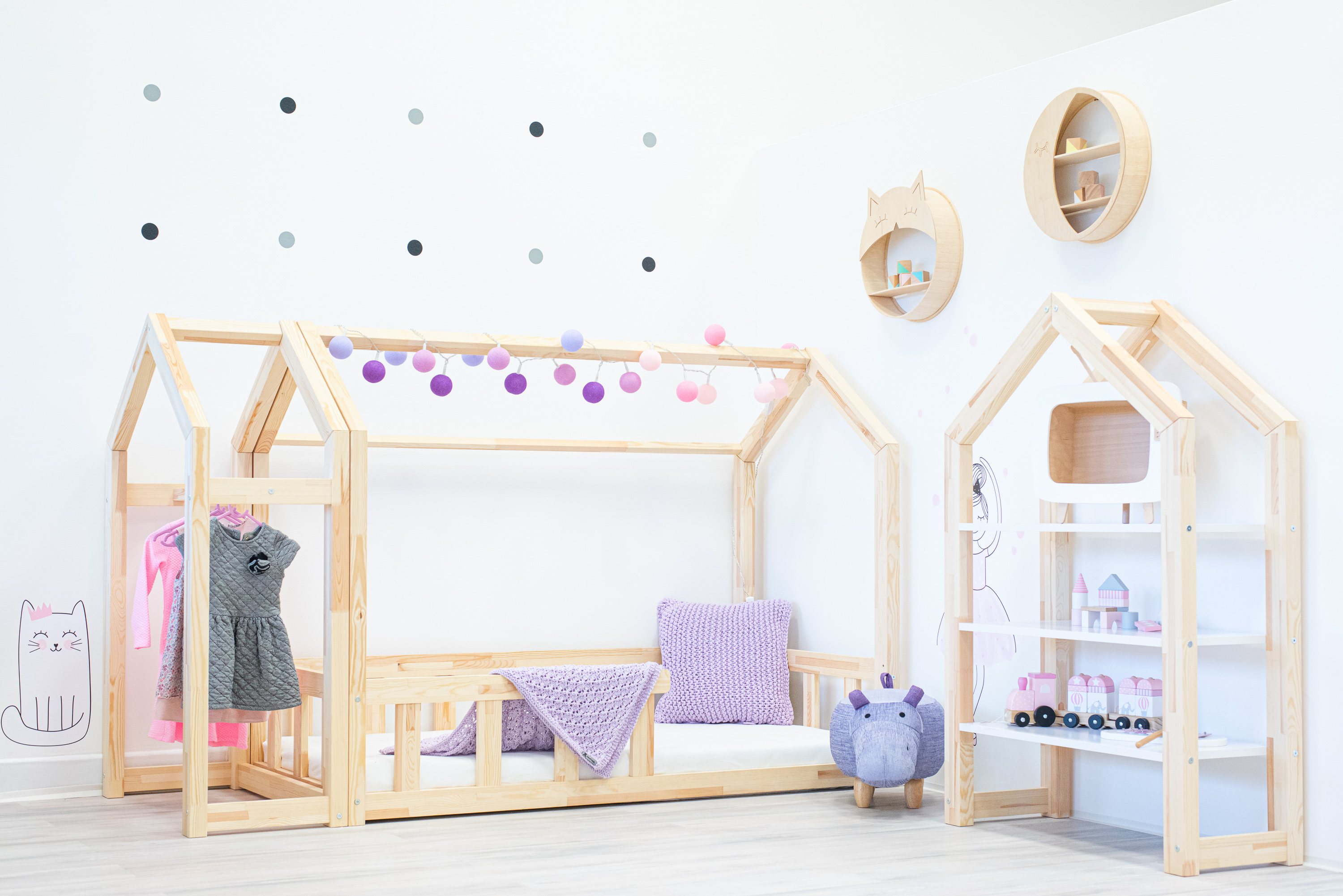 ELIS DESIGN Domečková postel se zábranou a volitelnou výškou nožiček premium rozměr lůžka: 100 x 200, nožičky: s nožičkami