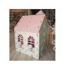 Grünes Kinderspielhaus mit Sternmotiv