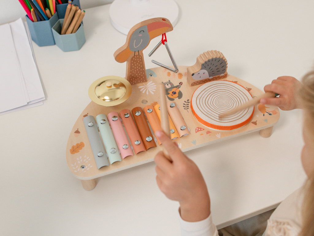 Mit fejlesztenek a Montessori-játékok a kisgyermekeknél?