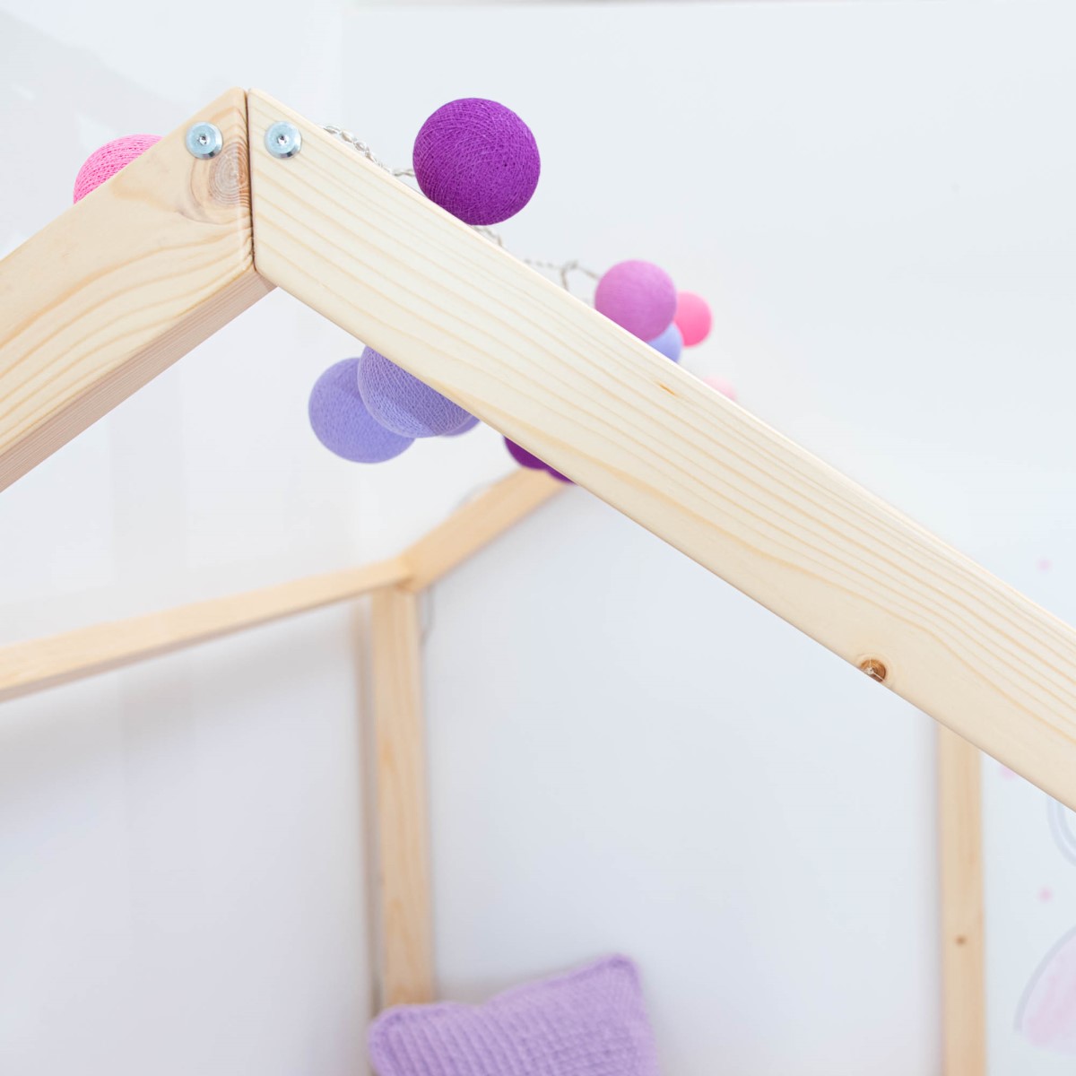 Az ELIS DESIGN házikó ágy összeszerelése gyors és egyszerű