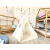 Krém színű teepee sátor
