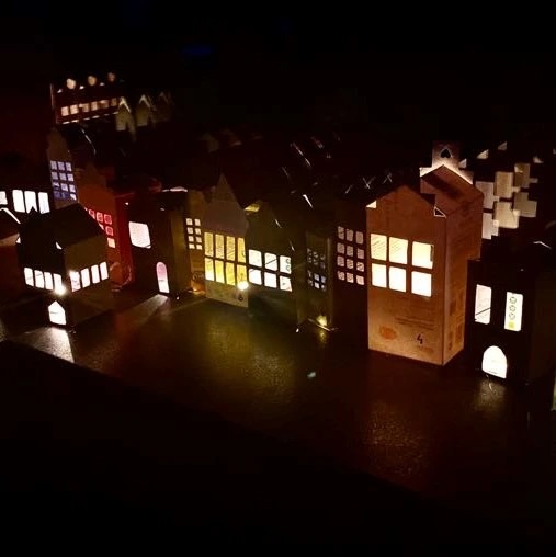 DIY - Adventný kalendár - nočné mestečko