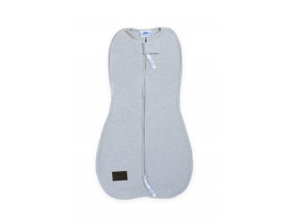 Zavinovačka Sleepee First Step Swaddle s čepičkou zdarma světle šedá