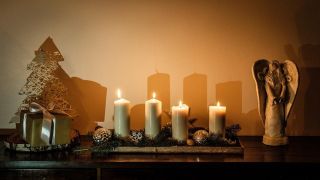 Čtyři svíčky už září na adventním věnci a Vánoce jsou doslova za dveřmi. 🕯️🕯️🕯️🕯️ Přejeme vám, ať poslední adventní neděli...