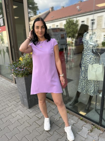 Fialové áčkové šaty