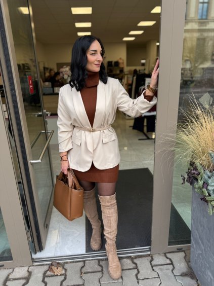 Béžové sako s řasenými rukávy