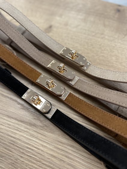 Černý  kožený utahovací pásek