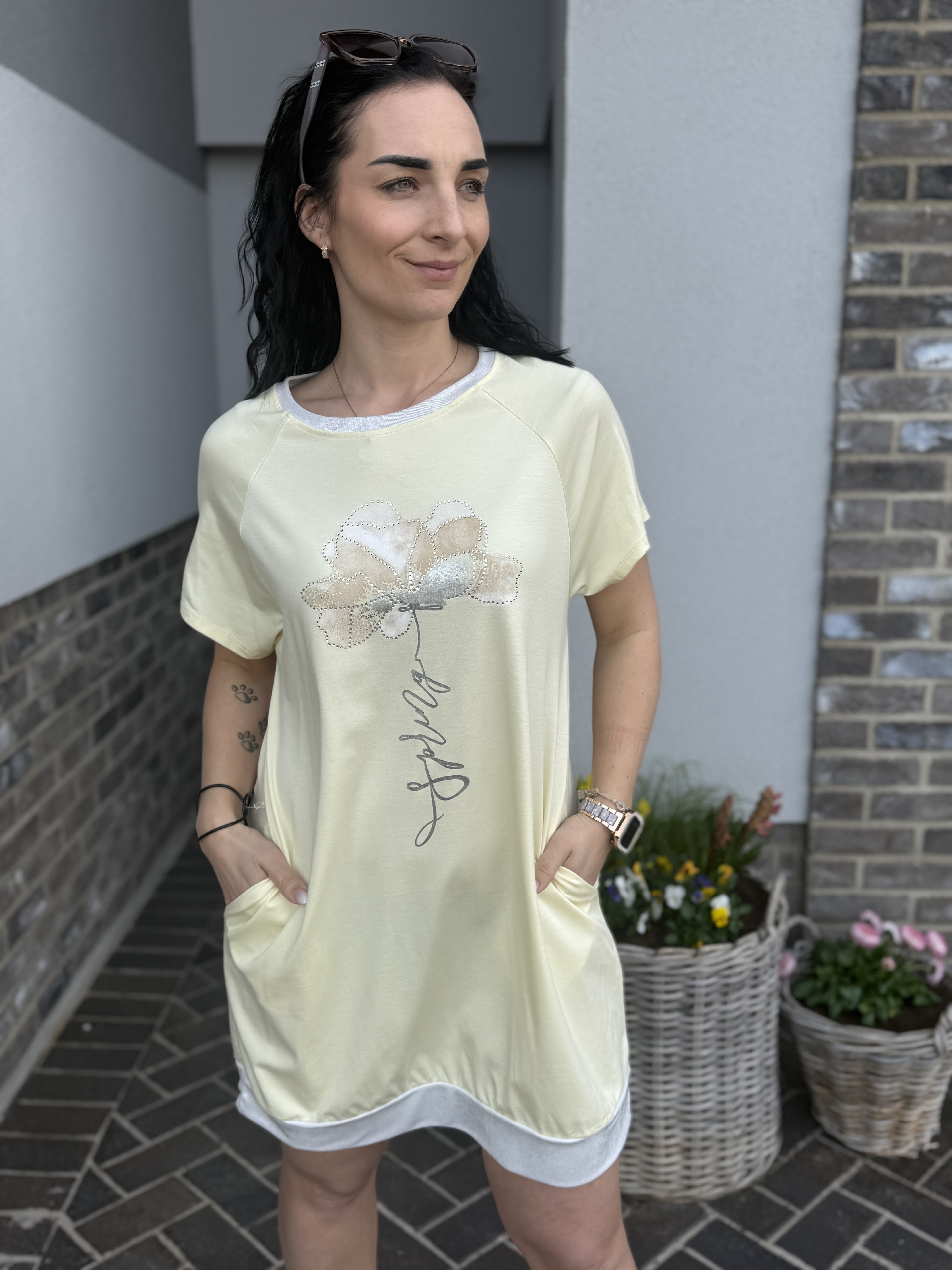 Volnočasové žluté šaty s kapsami FLOWER