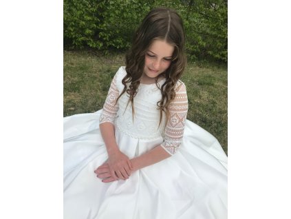 Svatební šaty Pentelei Víla