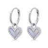 57259 57259 ezüst színű, gyöngyházas szív alakú függő fülbevaló 3621