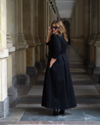 Čas večírků, tanečních, oslav, divadel a koncertů je v plném proudu. Trendy je lesk a třpyt. Ale ne každý si potrpí na byť...