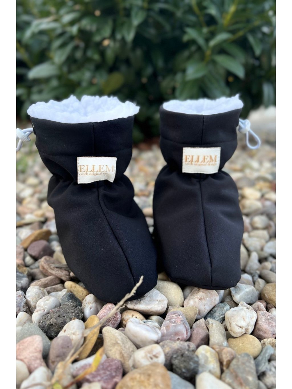 Zimní boty pro miminko s beránkem HUCULKY černé