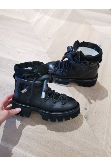 Kožené čižmy čierne