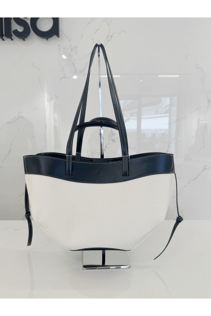 5845BDEF 5FE9 42C1 A662 161D866F7A56