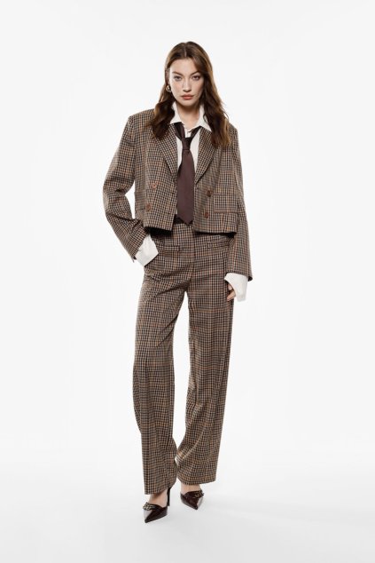 02801 JBH4KNM IF 1365x2048