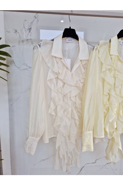 Blúzka s volánom béžová