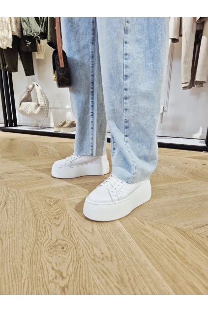 Kožené tenisky biele