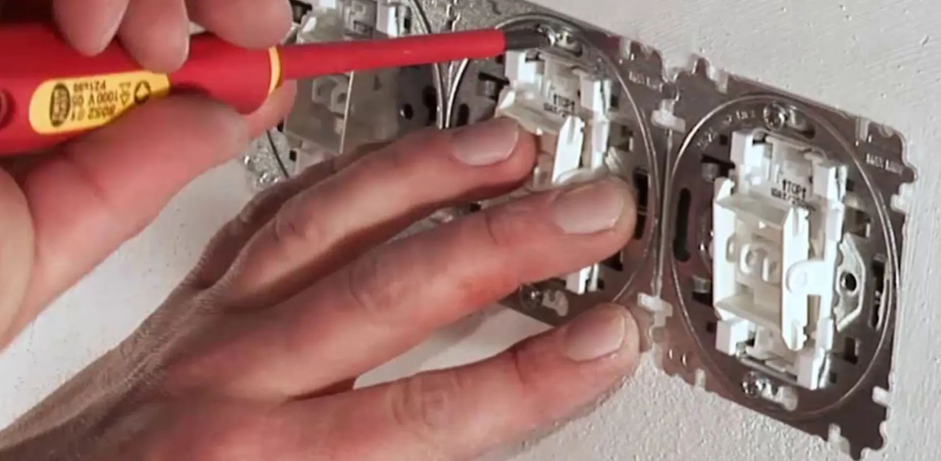 Přehled základních strojků vypínačů