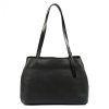 Kožená dámská kabelka přes rameno s čelní kapsou černá