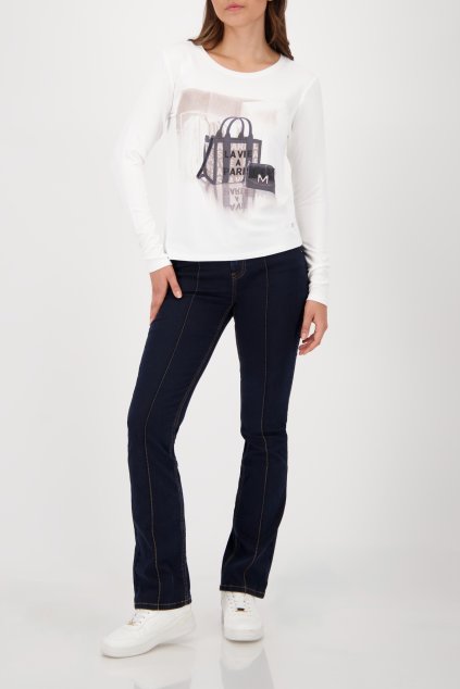 808853 102 Model FullBody 1200