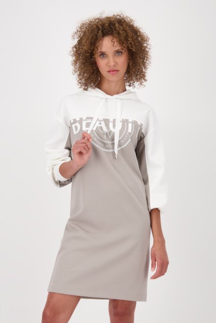 809187 540 Model Front 1200