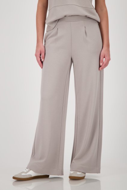 808995 540 Model Front 1200