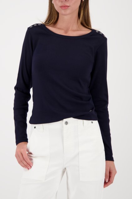 410104 755 Model Front 1200