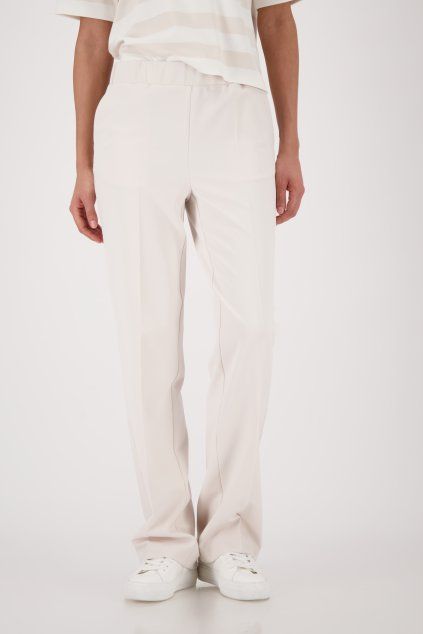 410328 124 Model Front 1200