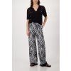 410596 997 Model FullBody 1200