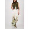 410536 618 Model FullBody 1200