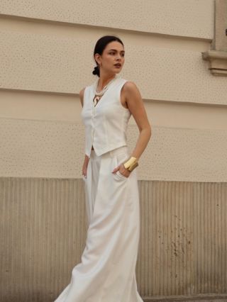 ✨ POSLEDNÍ ŠANCE ✨ Kalhotová sukně v odstínu ecru z dílny ELPASA je ve výprodeji skladu. Jakmile se vyprodá, už se nikdy...